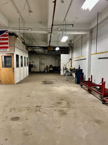 More Photos Of 4437-4447 W Rice St, Chicago Warehouse For Lease