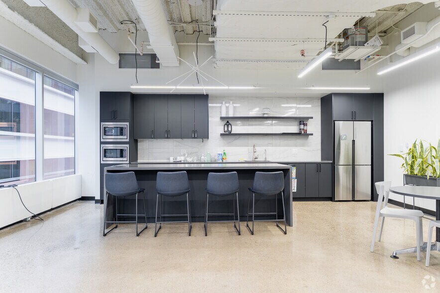 More Photos Of 70 York St, Toronto Office For Lease
