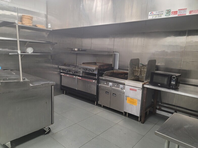 721 Anderson Ave, Cliffside Park, NJ 07010 Retail For Lease