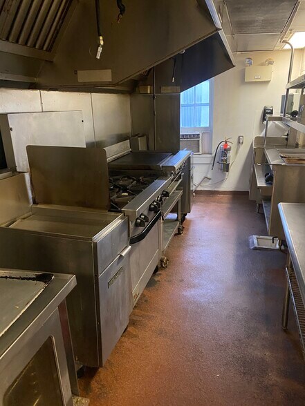 More Photos Of 333 N Charles St, Baltimore Storefront Retail Office For Lease