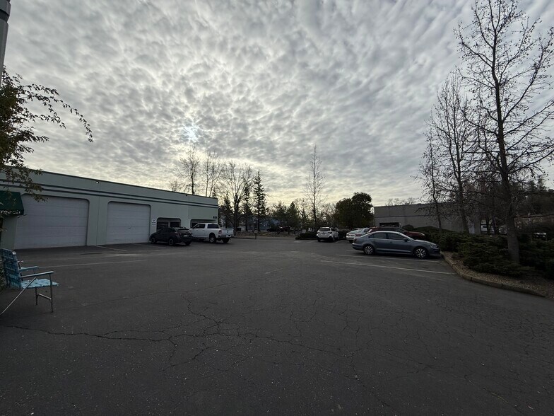 More Photos Of 6101 Enterprise Dr, Diamond Springs Warehouse For Sale