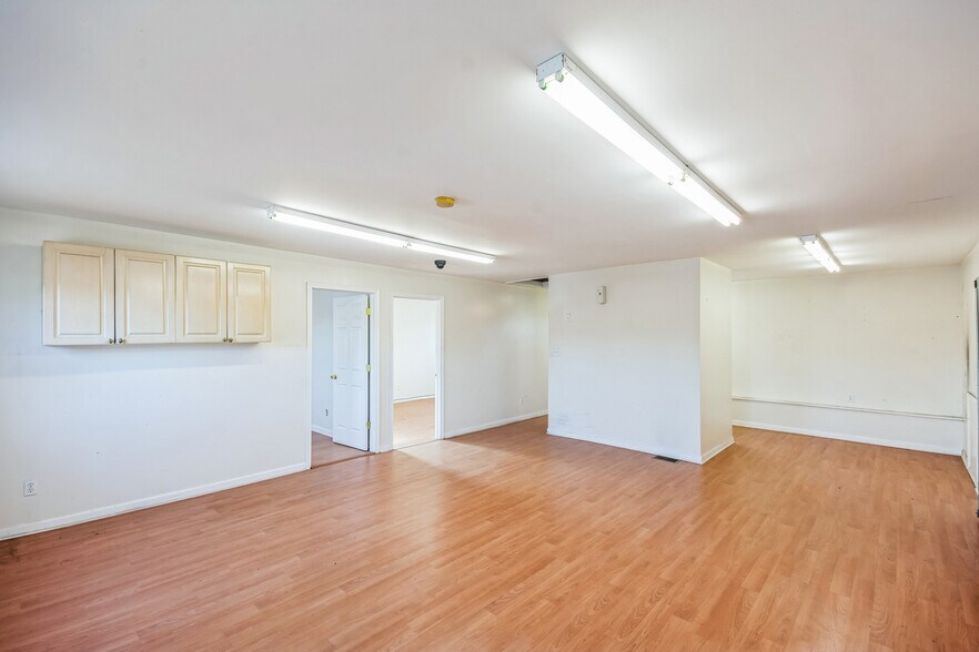 More Photos Of 6 Spring St, Jamesburg Warehouse For Sale