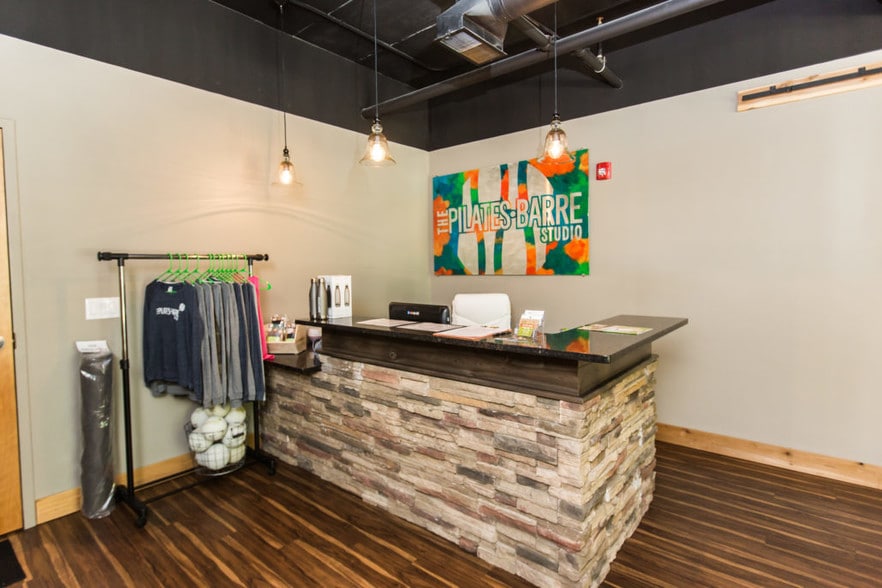 More Photos Of 871 S Arbor Vitae, Edwardsville General Retail For Lease