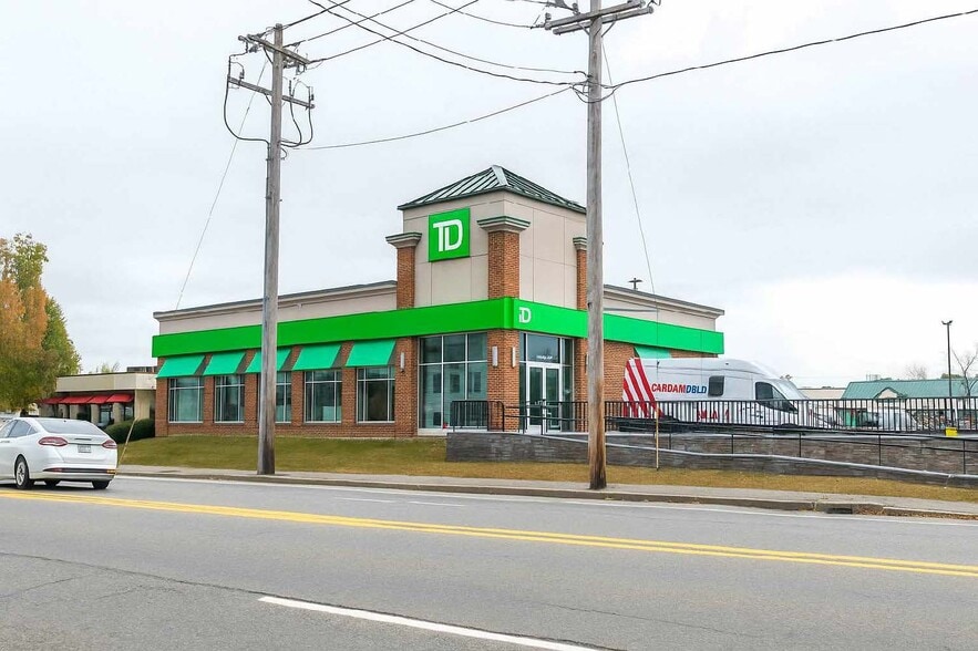 Primary Photo Of 1410 Congress St, Portland Bank For Sale