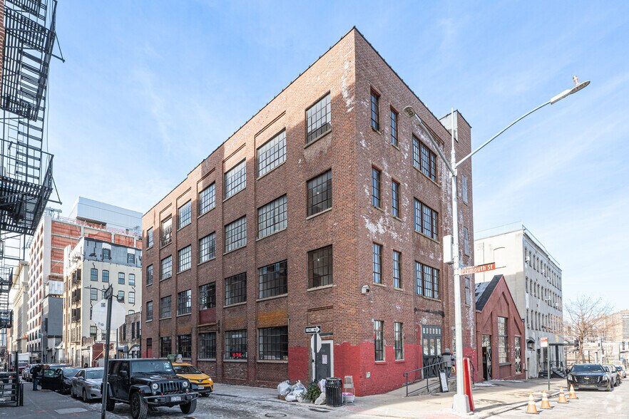 Primary Photo Of 32 Bridge St, Brooklyn Office For Lease