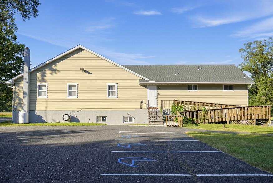 More Photos Of 1110 Coles Mill Rd, Williamstown Specialty For Sale