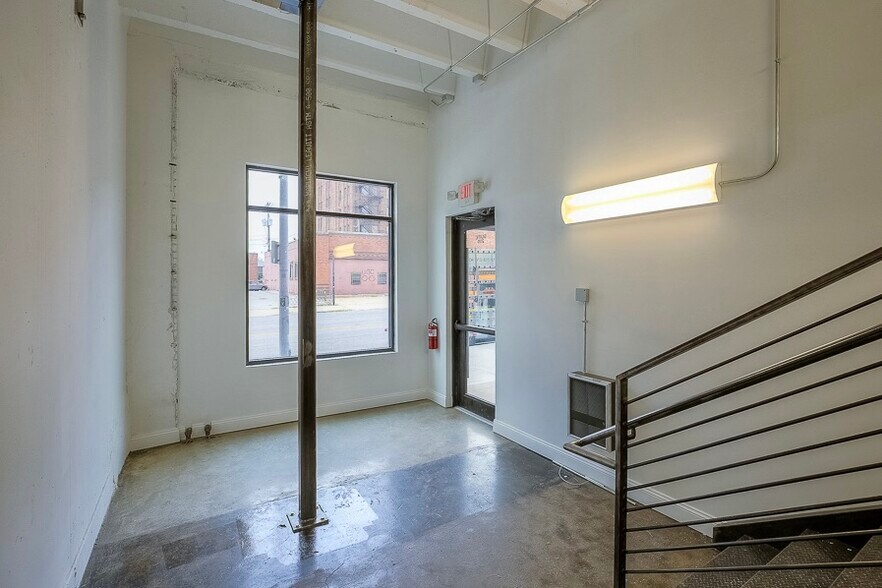 More Photos Of 1815 Mcgee St, Kansas City Storefront Retail Office For Sale