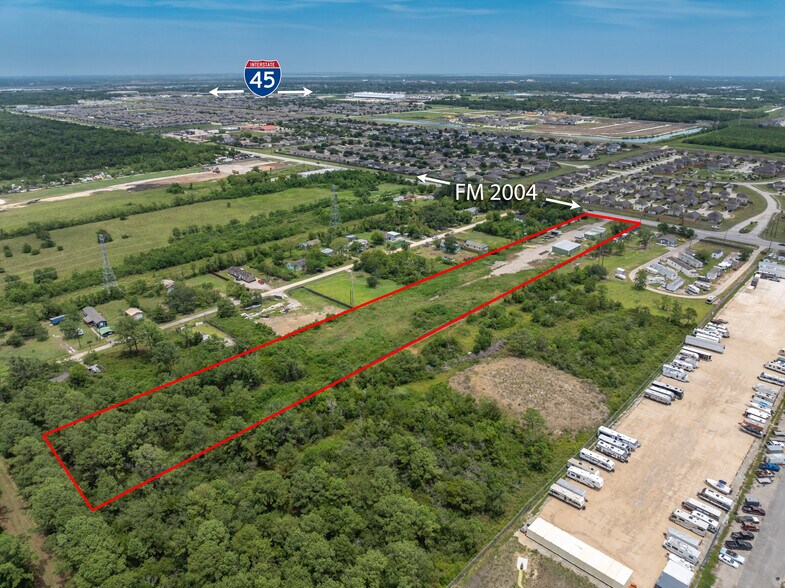 More Photos Of 5320 FM 2004 Rd, Hitchcock Warehouse For Lease