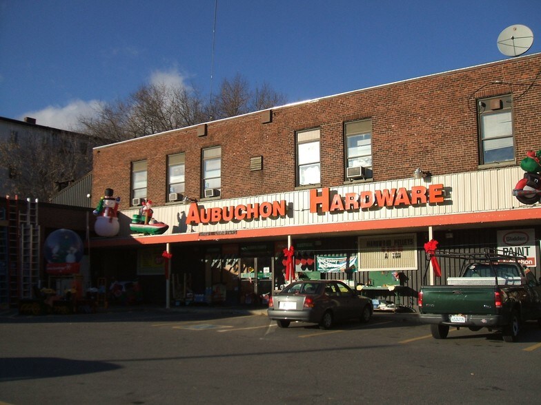 More Photos Of 38 Glen Ave, Berlin Office For Lease