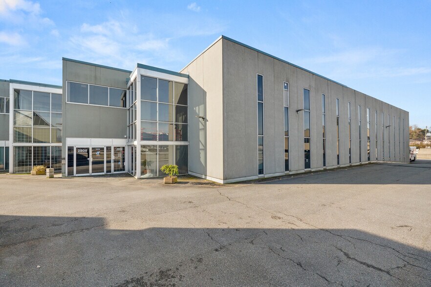 More Photos Of 2820 Ingleton Ave, Burnaby Warehouse For Lease