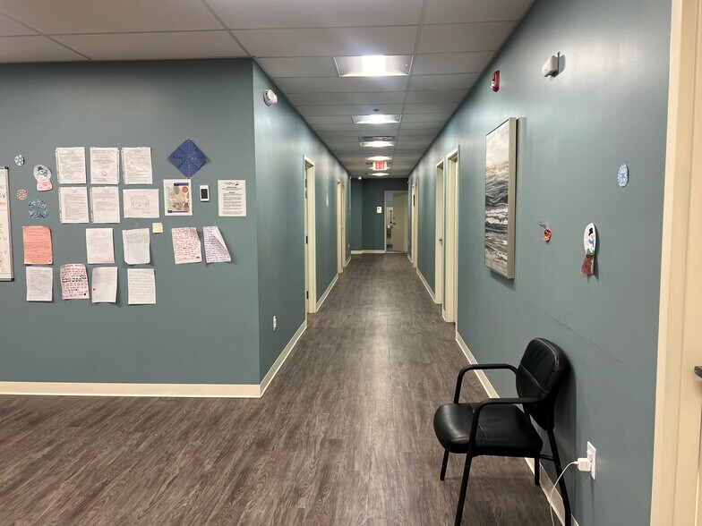 More Photos Of 55 Willow Ln, Marlboro Medical For Lease