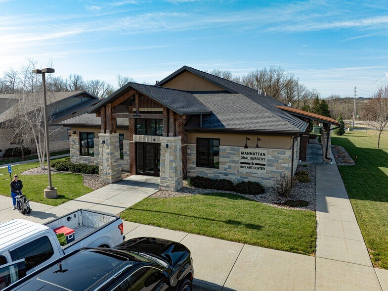 More Photos Of 4201 Anderson Ave, Manhattan Medical For Sale