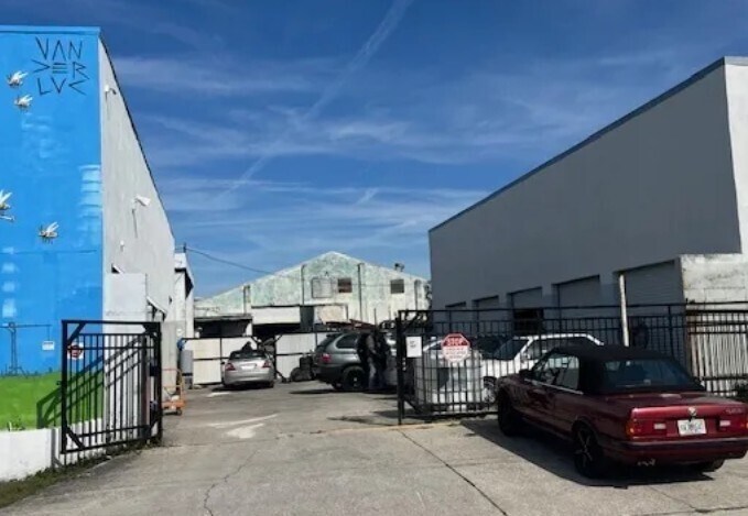 More Photos Of 600 24th St S, Saint Petersburg Manufacturing For Lease