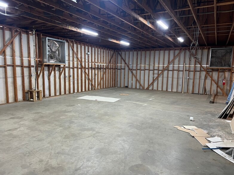 More Photos Of 2010 Old Montgomery Hwy, Birmingham Flex For Lease