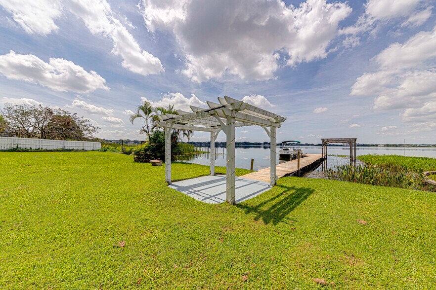 More Photos Of 4404 Edgewater Dr, Orlando Storefront Retail Residential For Sale