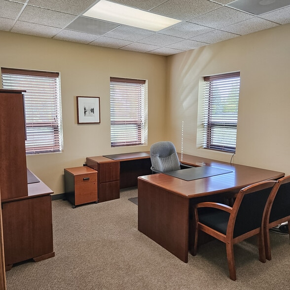 More Photos Of 473 Park Ave, Lake Villa Warehouse For Sale