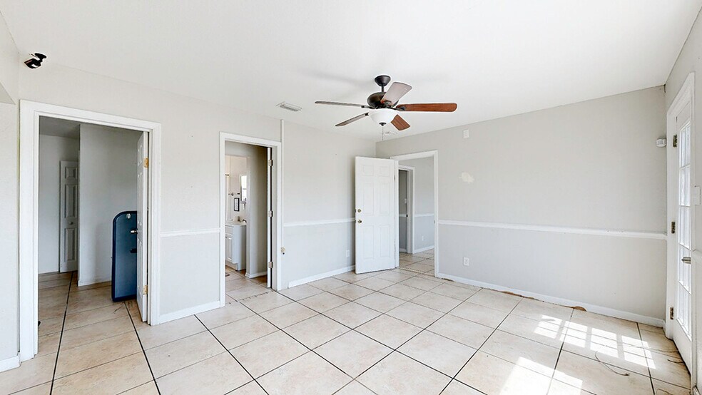 More Photos Of 1944 Aurora Rd, Melbourne General Retail For Sale