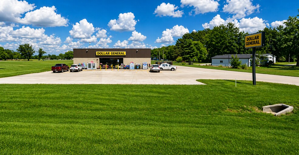 More Photos Of 250 S Locust St, Ullin Freestanding For Sale