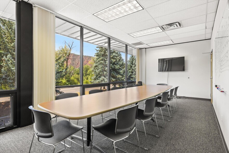 More Photos Of 35 Sunset Dr, Basalt Warehouse For Sale
