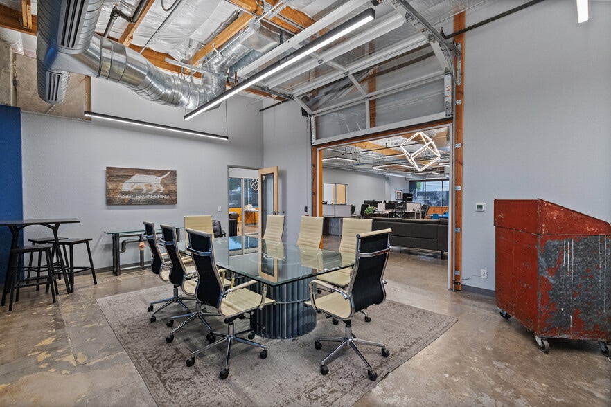 More Photos Of 2410 W Royal Palm Rd, Phoenix Light Manufacturing For Sale