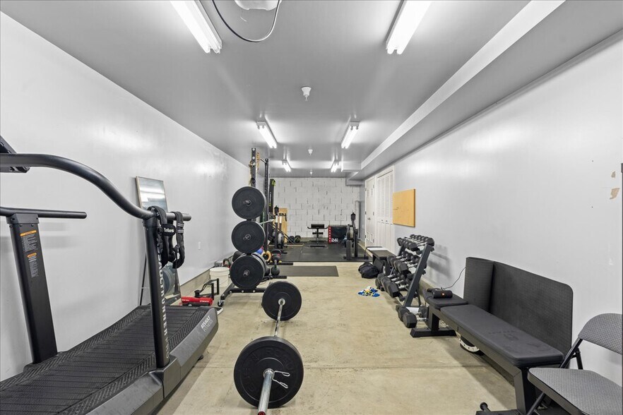 More Photos Of 808 Edgehill Dr, Burlingame General Retail For Sale