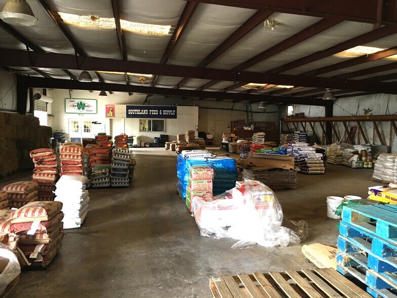 More Photos Of 427 S Glenwood Blvd, Tyler Warehouse For Sale