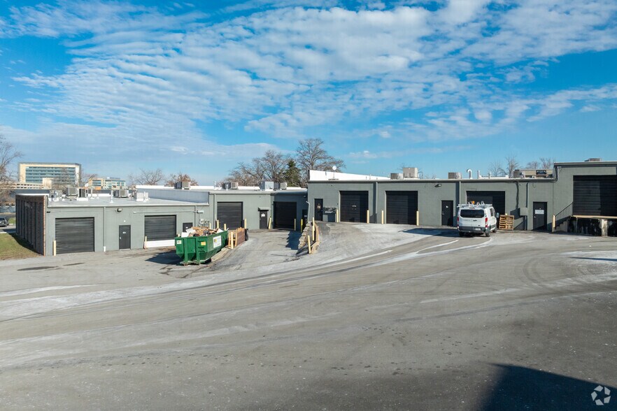 More Photos Of 5 Worthington Access Dr, Maryland Heights Light Distribution For Lease