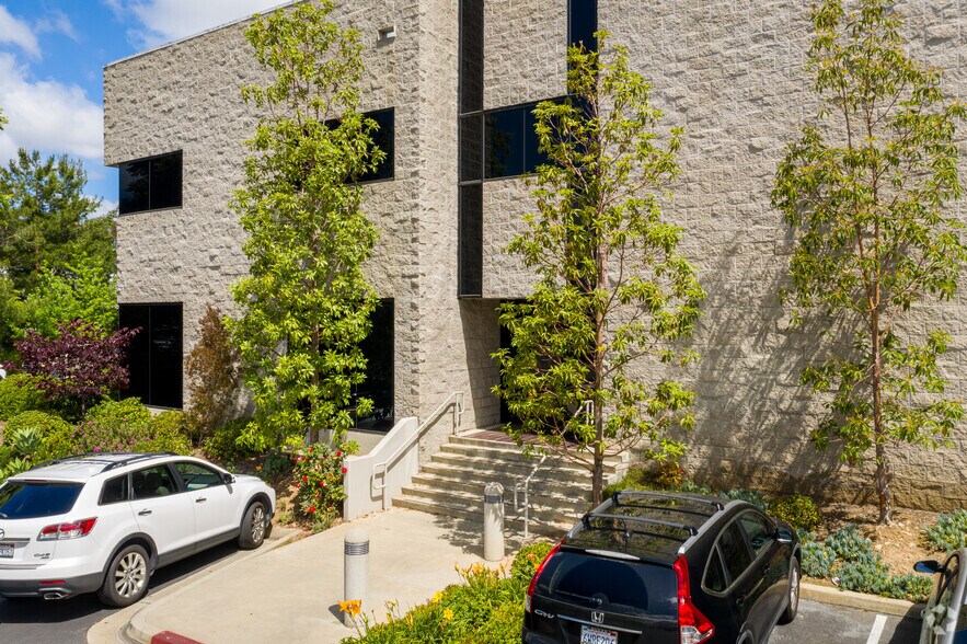 More Photos Of 22362 Gilberto, Rancho Santa Margarita Office For Lease