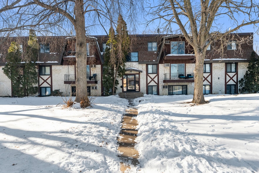 Primary Photo Of 7750 Silver Lake Rd, Mounds View Multifamily For Sale