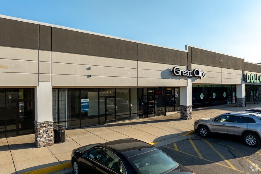 More Photos Of 438-462 E Edgewood Blvd & SEC American Rd & E Edgewood Blvd, Lansing Storefront For Lease