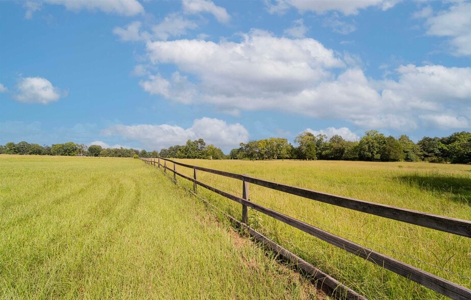 More Photos Of 14284 State Highway 322 N, Kilgore Lodge Meeting Hall For Sale