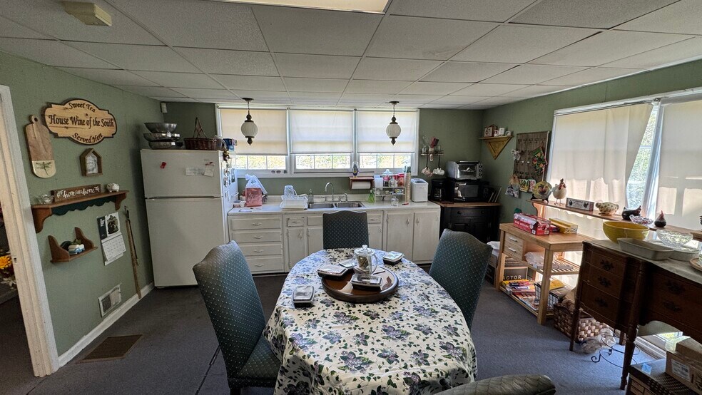 More Photos Of 6720 S Sweetwater Rd, Lithia Springs Office For Sale