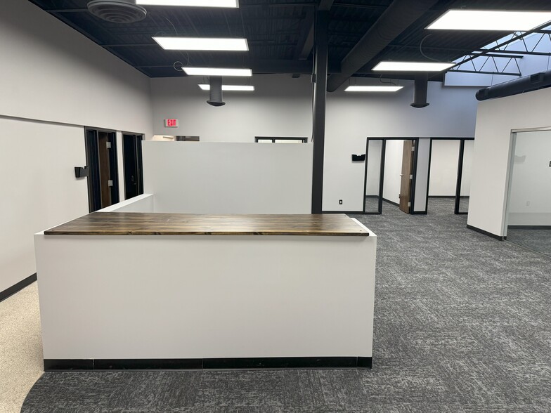 More Photos Of 10078 E Kemper Rd, Montgomery Unknown For Lease