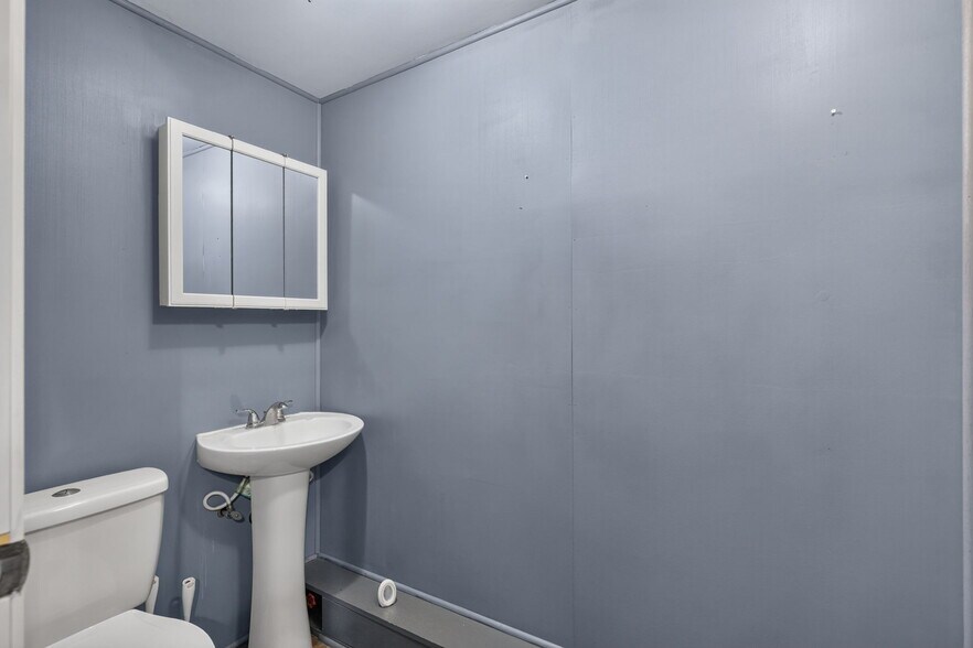 More Photos Of 308 S Main St, Burnet General Retail For Sale