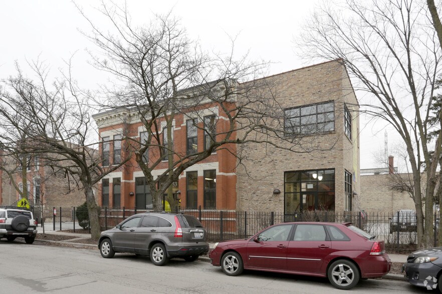 More Photos Of 1659 W Hubbard St, Chicago Loft Creative Space For Lease