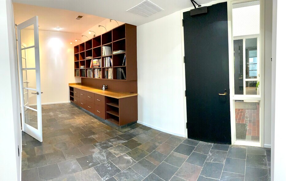 More Photos Of 1005 S 76th Ave, Omaha Medical For Lease