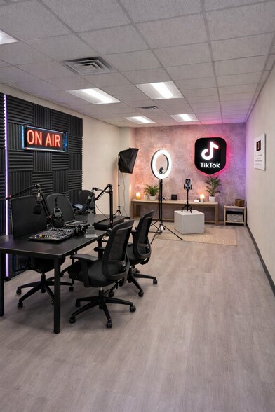 More Photos Of 500 N IH 69, Robstown Warehouse For Lease