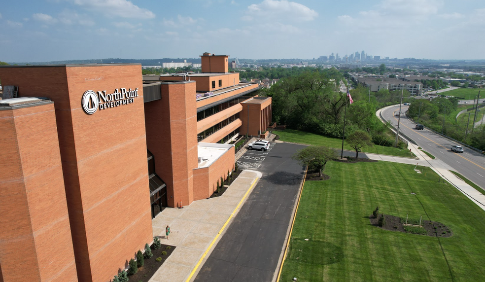 Primary Photo Of 3315 N Oak Tfwy, Kansas City Office For Lease