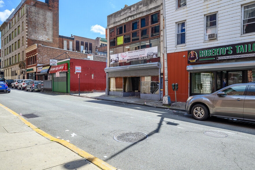 More Photos Of 84 Ellison St, Paterson Storefront Retail Office For Lease