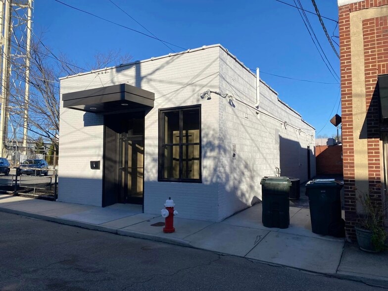 Primary Photo Of 9 Commerce St, Thomasville Freestanding For Lease