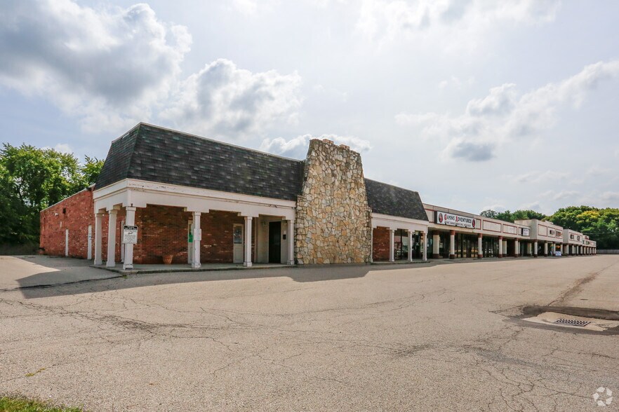 Primary Photo Of 320 W National Rd, Englewood General Retail For Lease