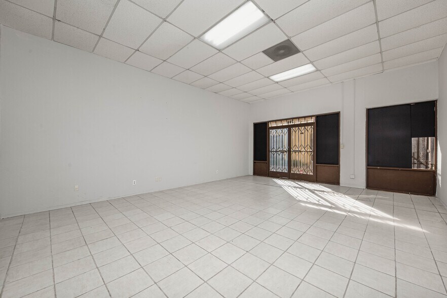 More Photos Of 7746 Lorraine Ave, Stockton Service For Lease