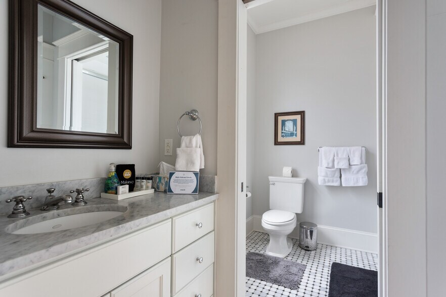 More Photos Of 196 Rutledge Ave, Charleston Specialty For Sale