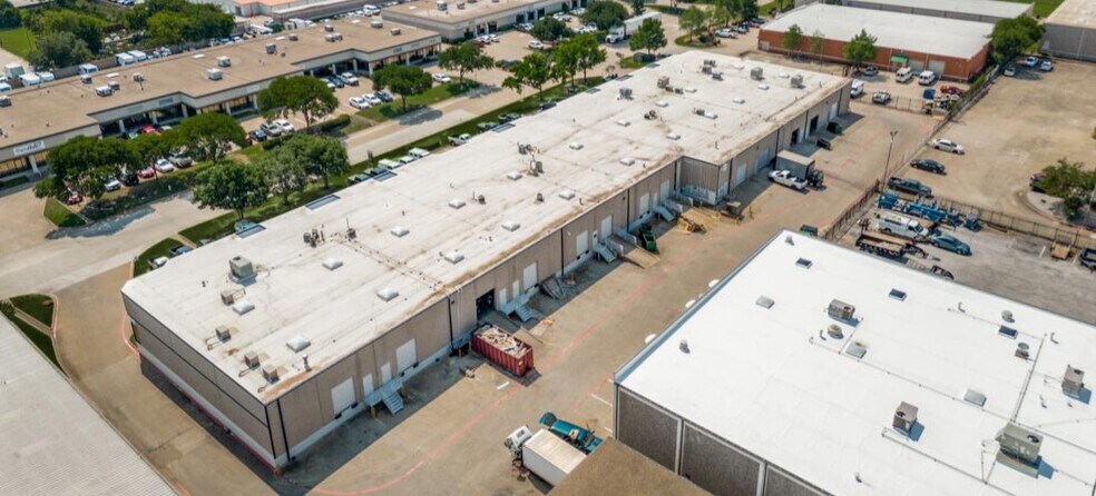 More Photos Of 2433 Lacy Ln, Carrollton Distribution For Lease