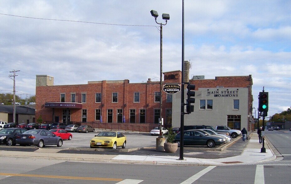 More Photos Of 1263 Main St, Green Bay Office For Lease