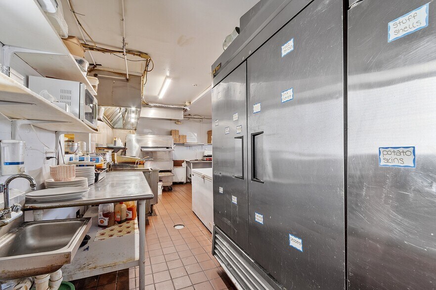 More Photos Of 42 Allenstown Rd, Pembroke Restaurant For Sale