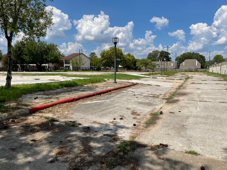 More Photos Of 4702 FM 1960 W, Houston Land For Lease