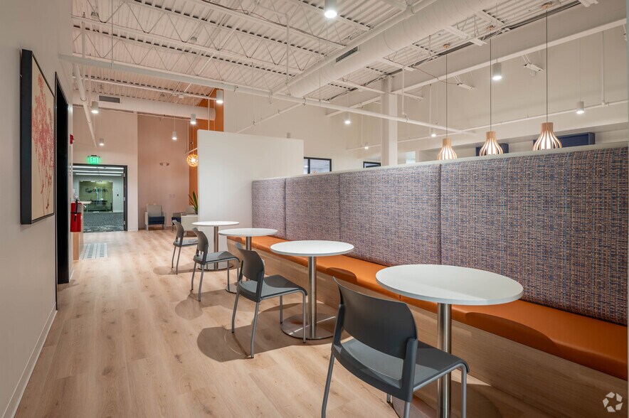 More Photos Of 550 Congressional Blvd, Carmel Loft Creative Space For Lease