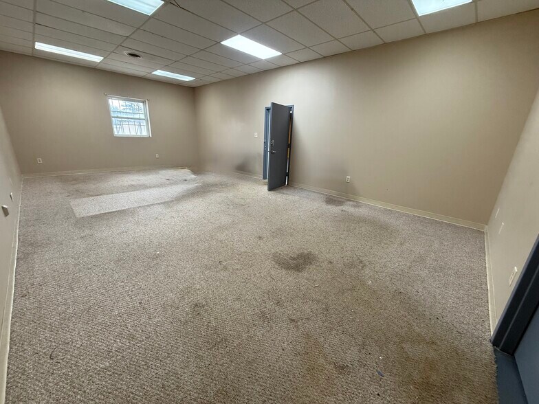 More Photos Of 703 Black Horse Pike, Glendora Storefront Retail Office For Sale