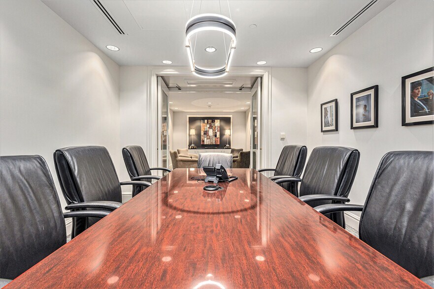 More Photos Of 2001 Park Pl, Birmingham Office For Lease